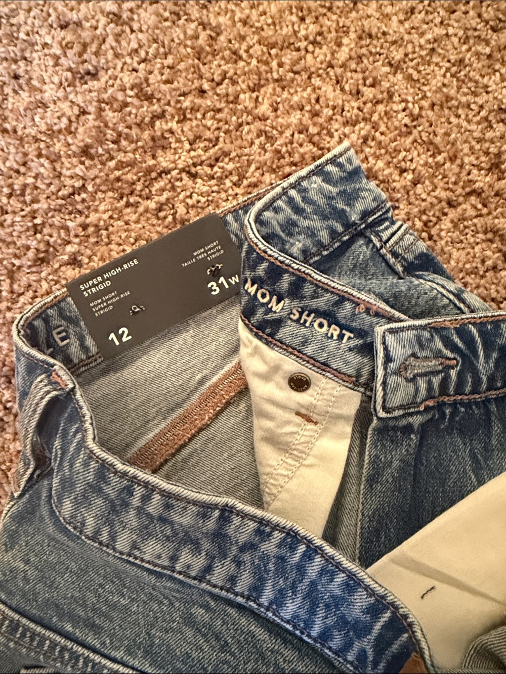 NWT American Eagle Strigid Mom Short with Criss-Cross Button Front Detail - 12 - Picture 3 of 6